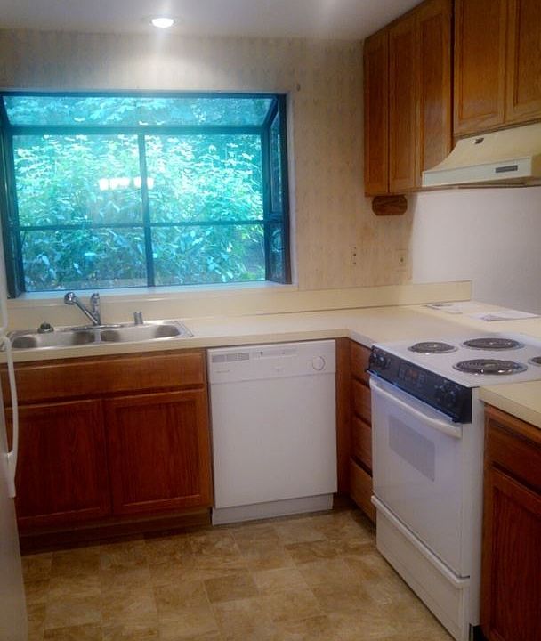 1st image of 12901 149th St E Unit A