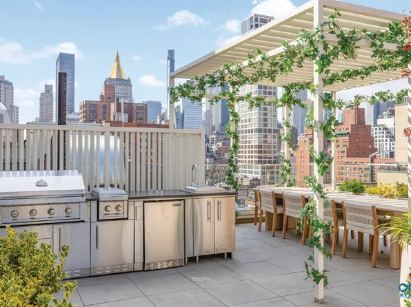 250 East 25th Street image 21 of 26