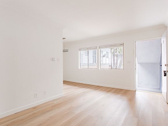 3rd image of 2241 Virginia Ave APT 2