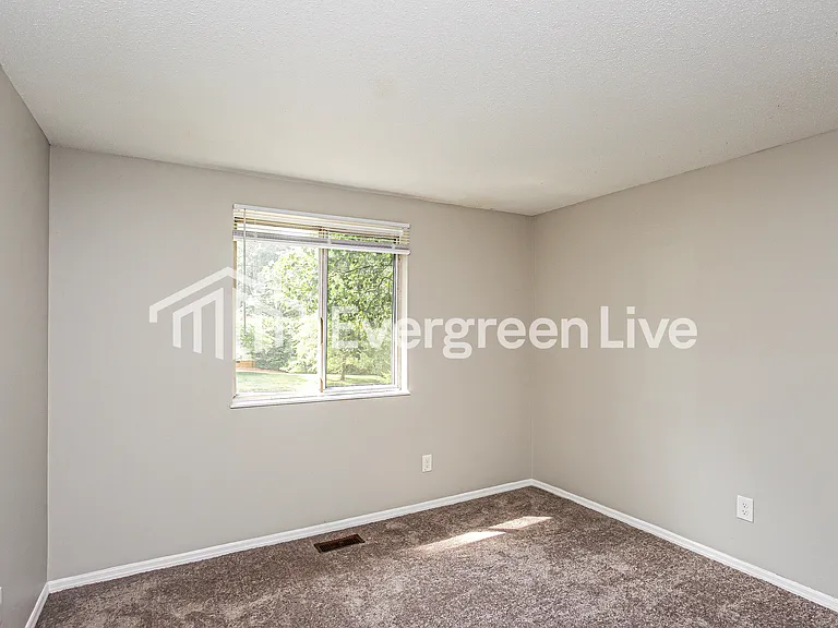 2122 Kingstree Cir — Photo 6