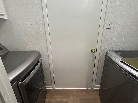 5th image of 1018 Clark St