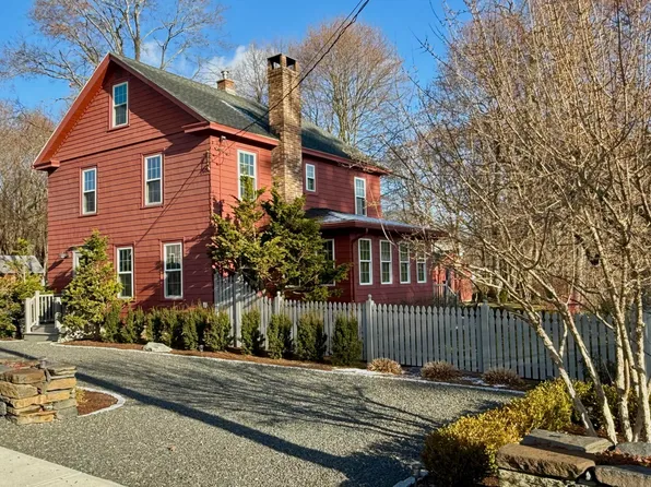 501 Walker St, Lenox, MA 01240