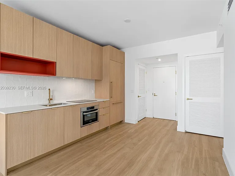 90 NE 32nd St #1009 — Photo 5