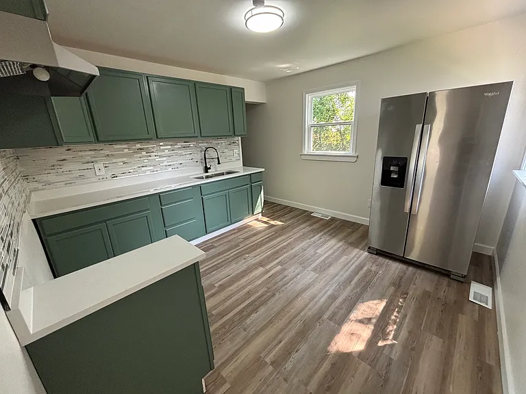 2395 Jennings St — Photo 3
