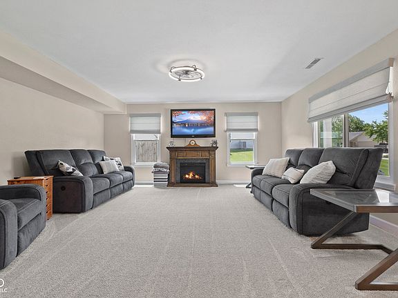 5th image of 435 Lake Shore Ct