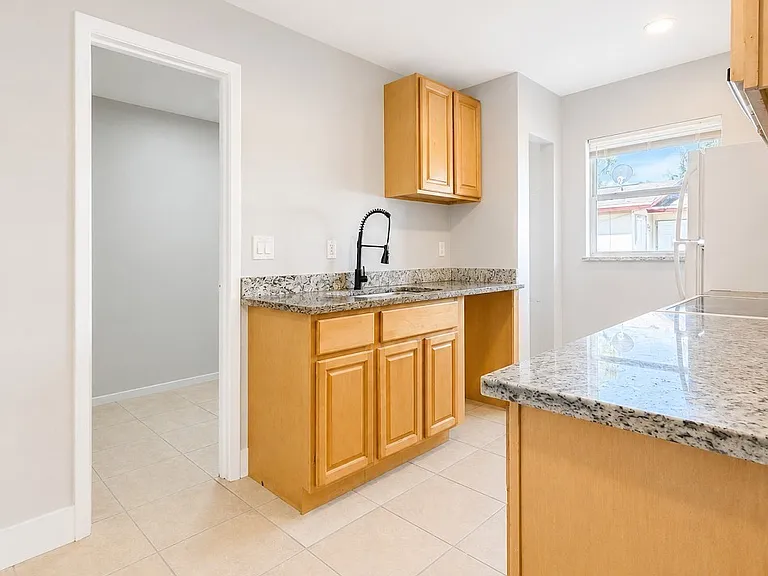 1572 Cypress Dr — Photo 14