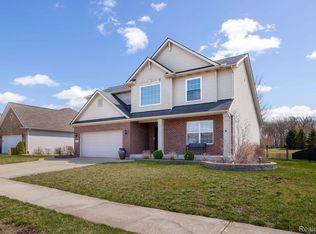 31501 Adora Ln, Flat Rock, MI