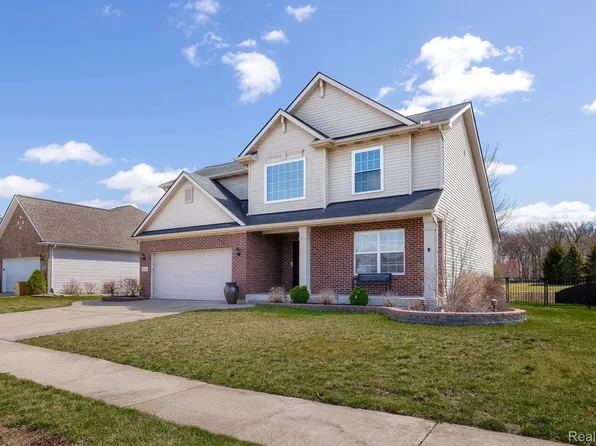 31501 Adora Ln, Flat Rock, MI 48134