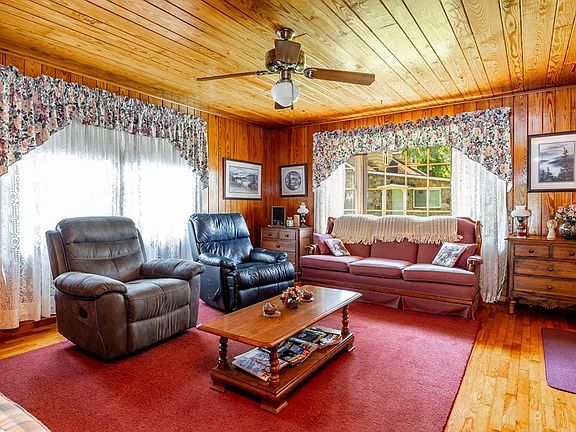 5th image of 217 Sycamore Ln
