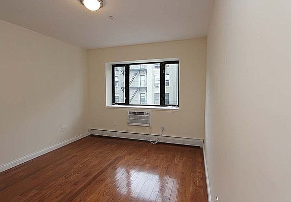 5th image of 456 W 167th St APT 4A