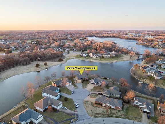 2nd image of 2225 N Sandplum Ct