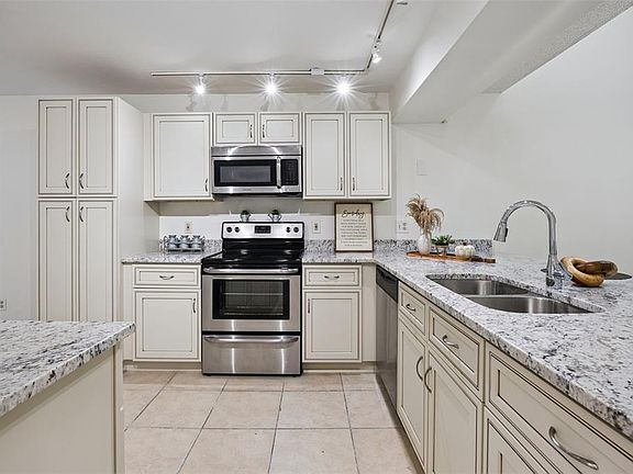 2nd image of 8370 SANDPOINT BLVD