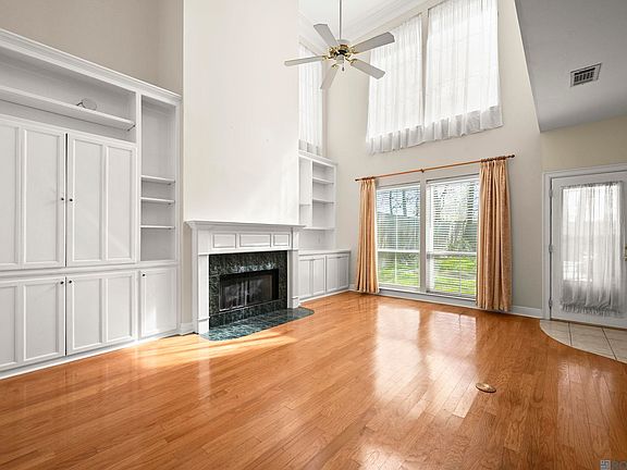 3rd image of 750 Wheatsheaf Dr