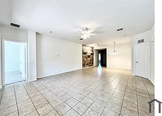 903 Mazatlan Ct — Photo 3