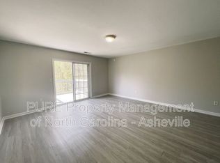 143 Carrion Ln, Candler, NC 28715