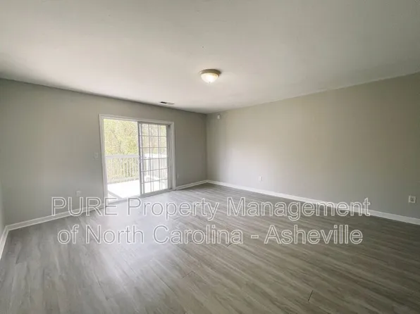 143 Carrion Ln, Candler, NC 28715