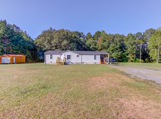 810 Laurel Ln, Winder, GA 30680
