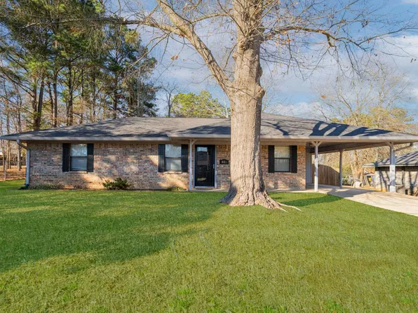 521 Omaha St, Gladewater, TX 75647