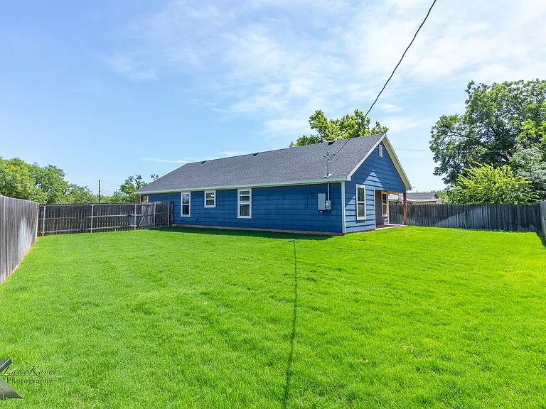 3233 Ann Arbor Ln — Photo 4