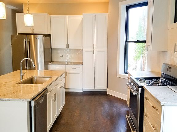 2nd image of 1049 N Leavitt St #3446104