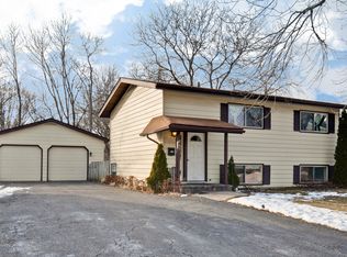 645 Surf Ter, Wauconda, IL 60084