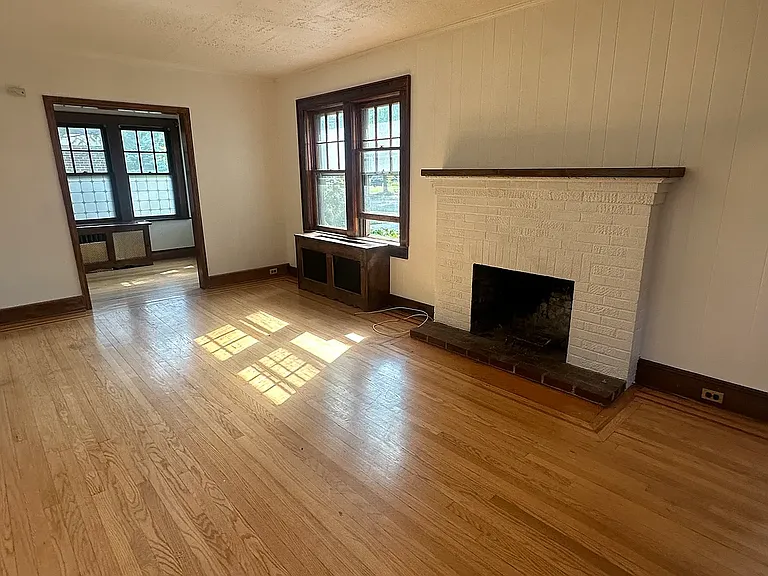 325 Bogert Ave — Photo 22