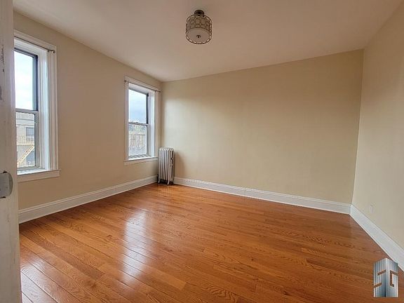 2nd image of 1451 Pacific St APT D2