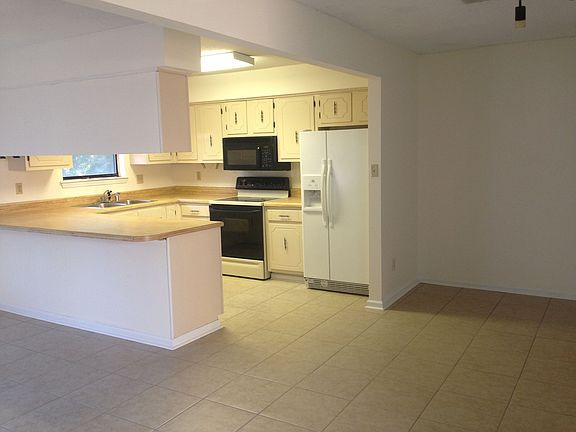 5th image of 12 Willow Oak Ct