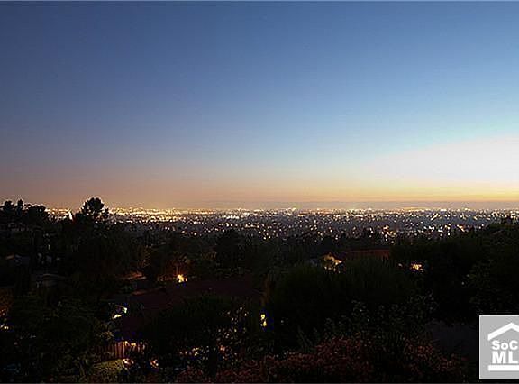 4th image of 10831 Skyline Dr