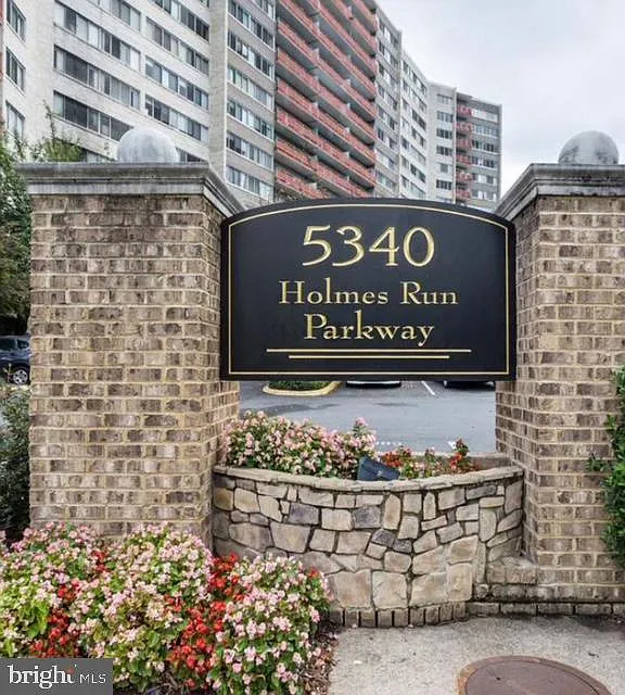 5340 Holmes Run Pkwy #516