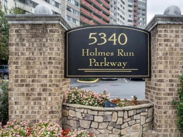 5340 Holmes Run Pkwy, Alexandria, VA