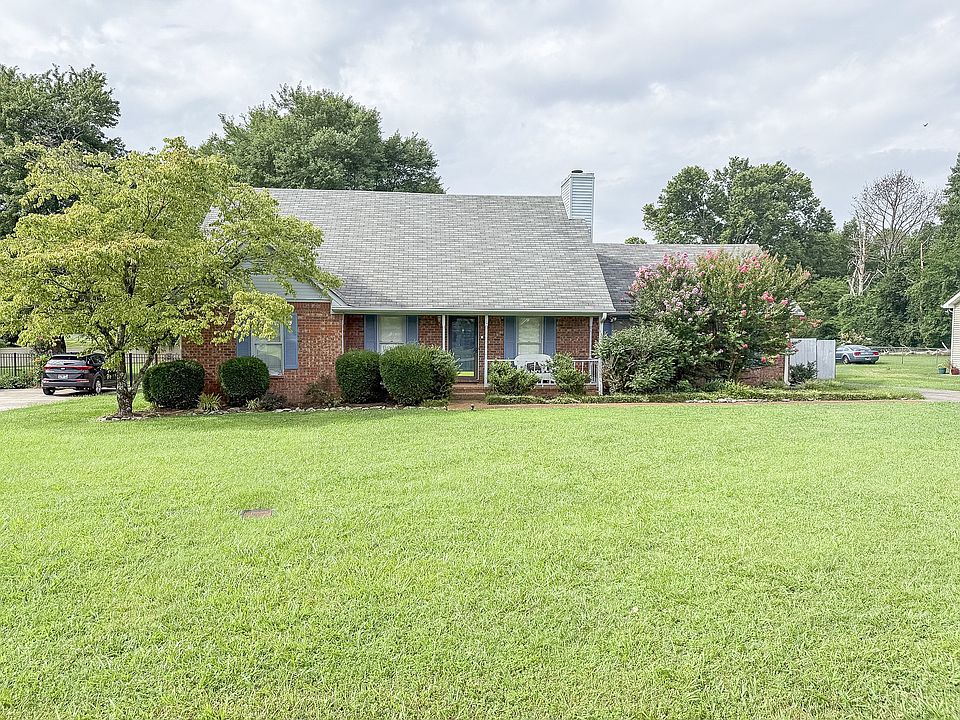 1st image of 709 Rob Ln