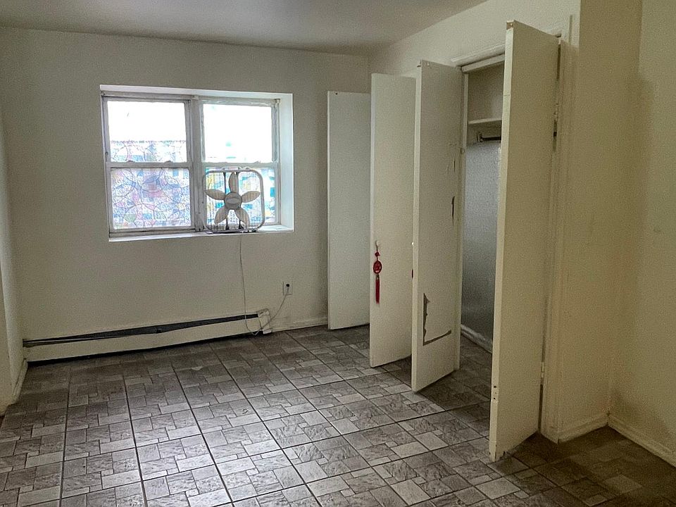 1st image of 14808 35th Ave #1FF