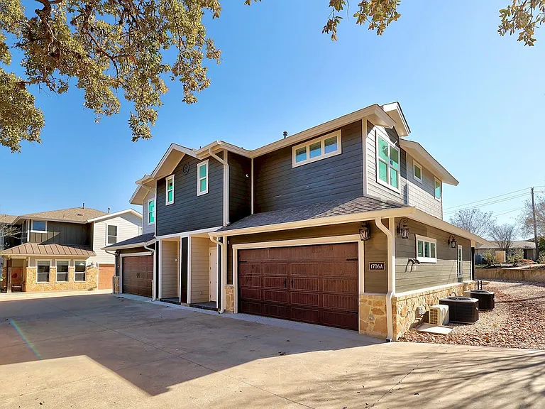 1706 Cedar Bend Dr #A — Photo 2