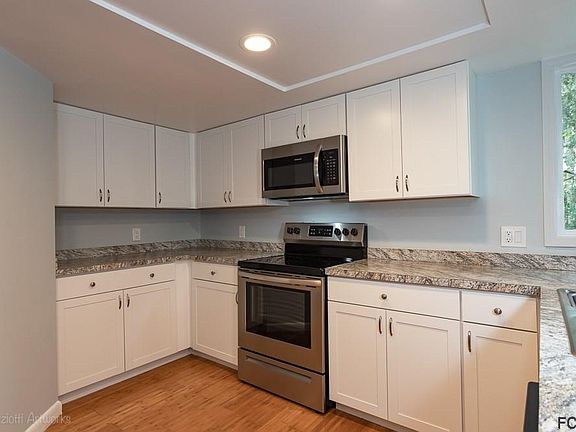 3rd image of 14 Pine Hurst Pl #201