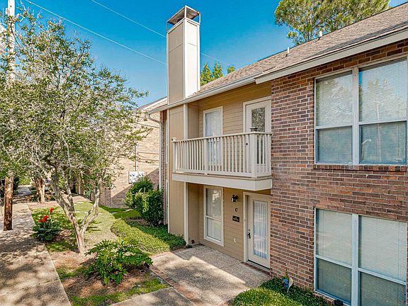 2nd image of 242 Antrim Dr APT C
