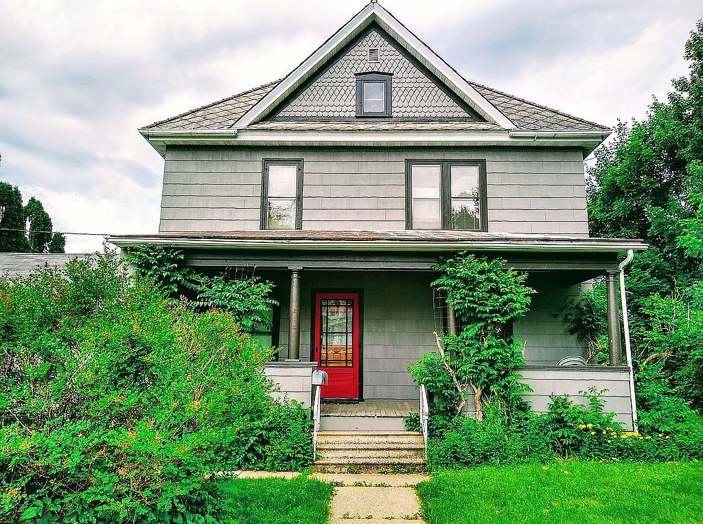 218 W Maple St, Viroqua, WI 54665 Zillow
