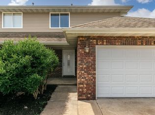 3710 W Brook Ct, Springfield, MO 65807