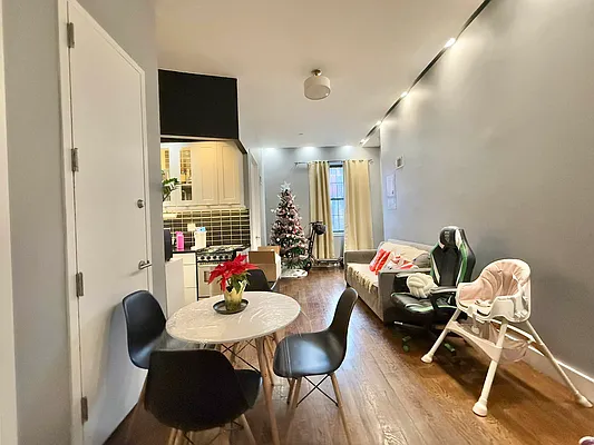 Rented by ERNY LLC | media 2