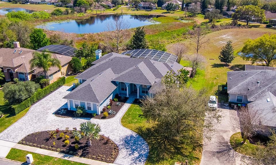 1st image of 8040 Courtleigh Dr