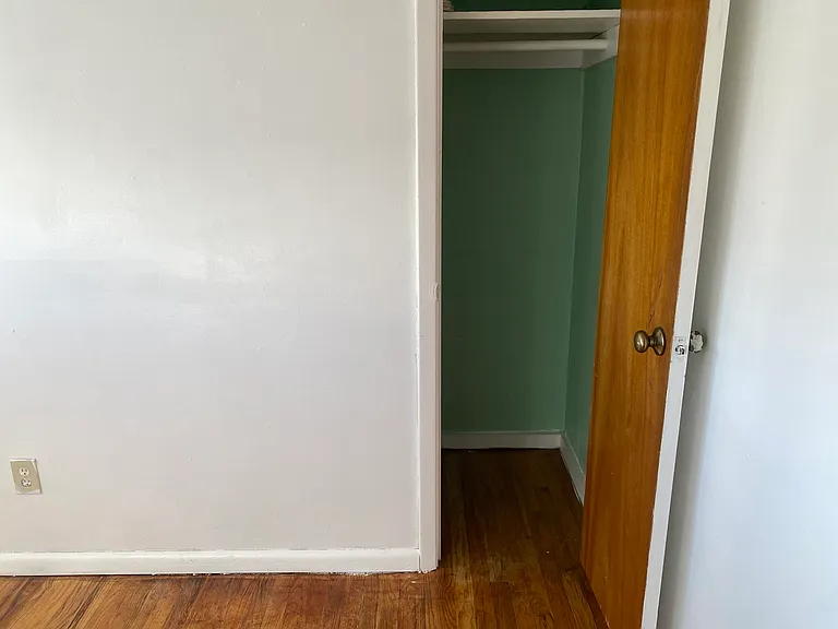 209-211 Paterson Ave #2 — Photo 8