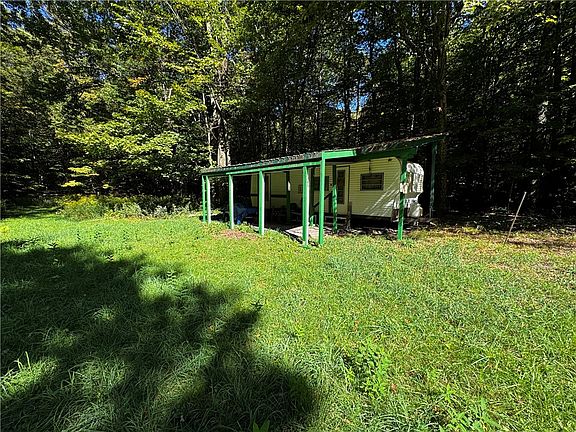 3rd image of 185 Kaine Rd #2