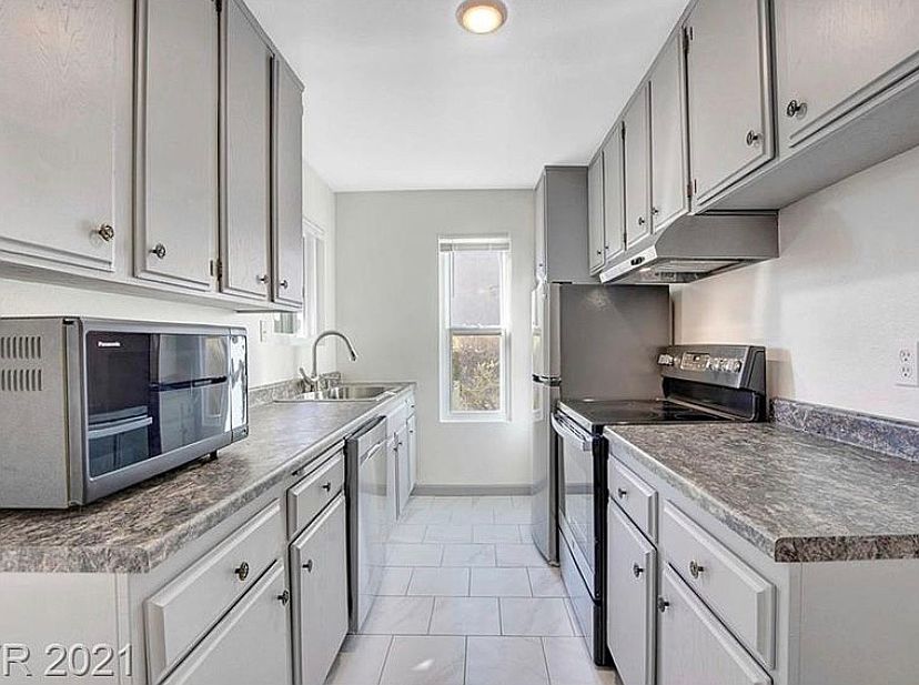 1st image of 870 N B Ave #801