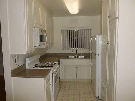 5th image of 141 N Kenwood St APT 7
