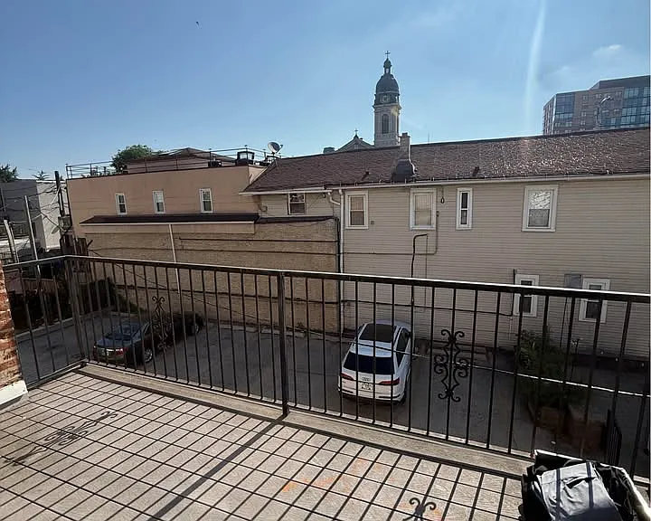 1058 W Chicago Ave #2E — Photo 9