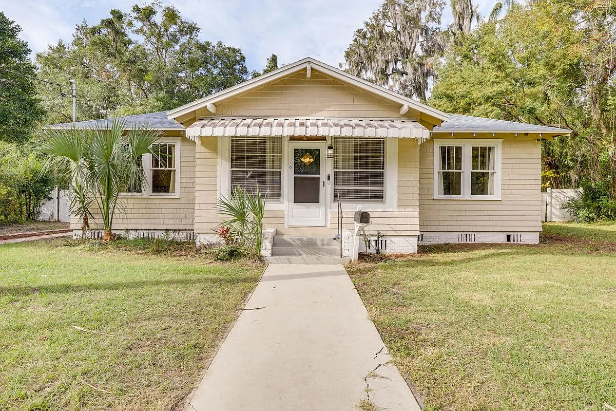 6932 Oakwood Street — Photo 1