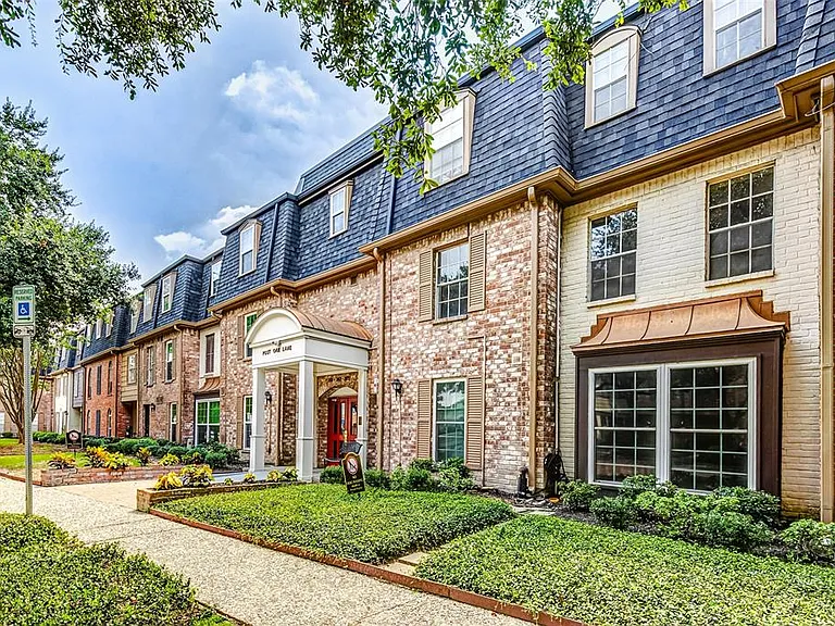 353 N Post Oak Ln #823 — Photo 17
