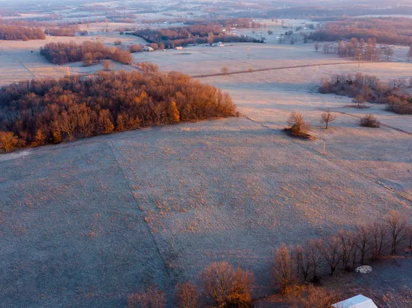 000 W Farm Road 64, Ash Grove, MO 65604