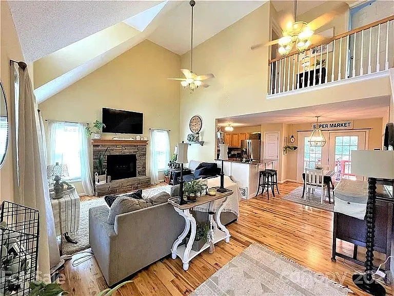 17 Grove Garden Ave — Photo 8