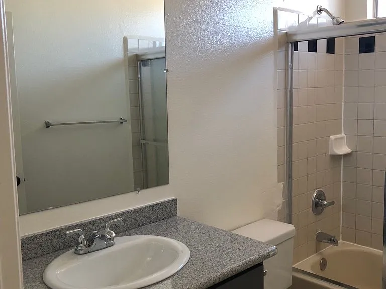 1344 N Serrano Ave — Photo 6